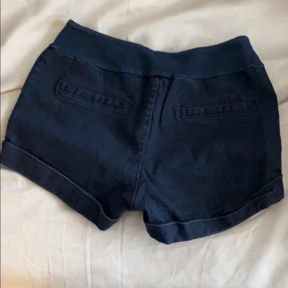 Shorts With Elastic Waste With Draw String - image 2